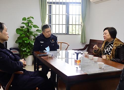 加强党建共建，亲昵警企关系